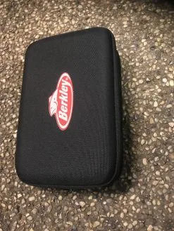 Berkley Digitalvåg 16kg/35LB -Fisketillbehör affär berkley digitalvag